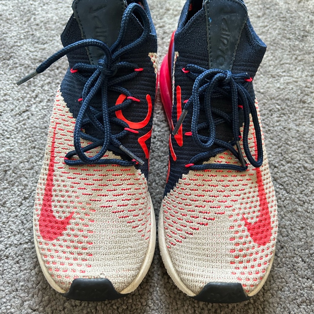 Nike Women's Air Max 270 Flyknit